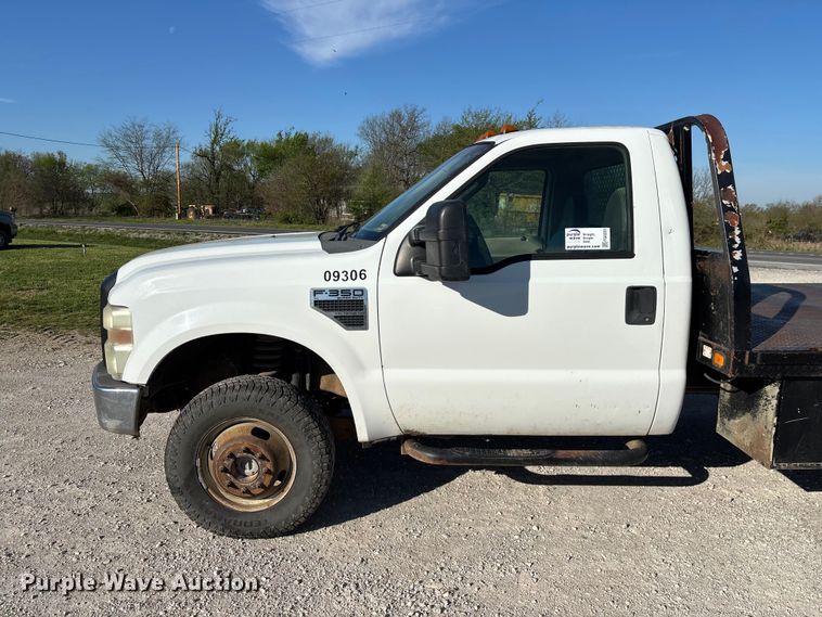 image for item FG0233 2009 Ford F350 flatbed pickup truck