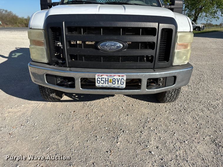 image for item FG0233 2009 Ford F350 flatbed pickup truck