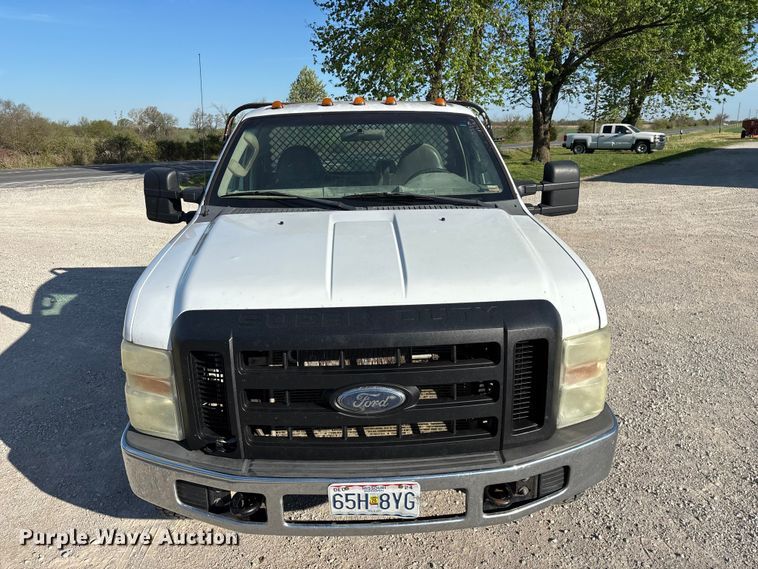 image for item FG0233 2009 Ford F350 flatbed pickup truck