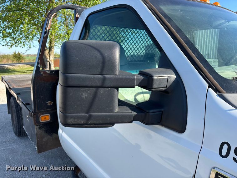 image for item FG0233 2009 Ford F350 flatbed pickup truck