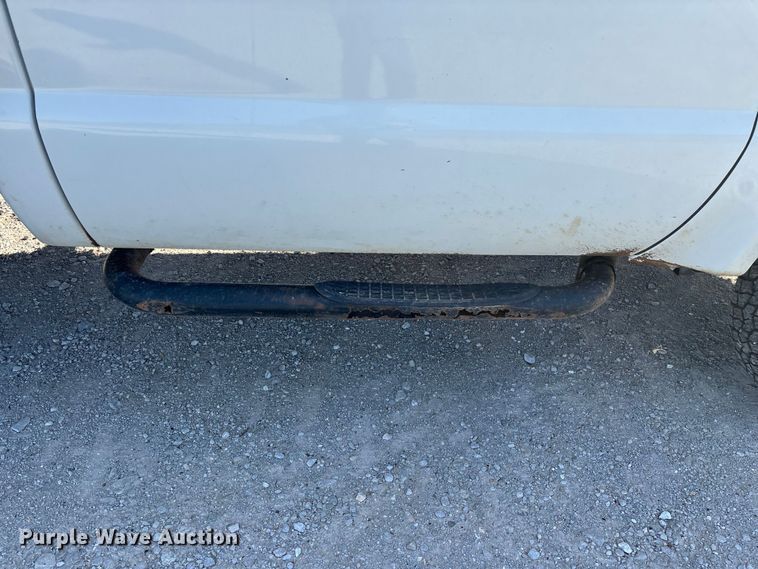 image for item FG0233 2009 Ford F350 flatbed pickup truck
