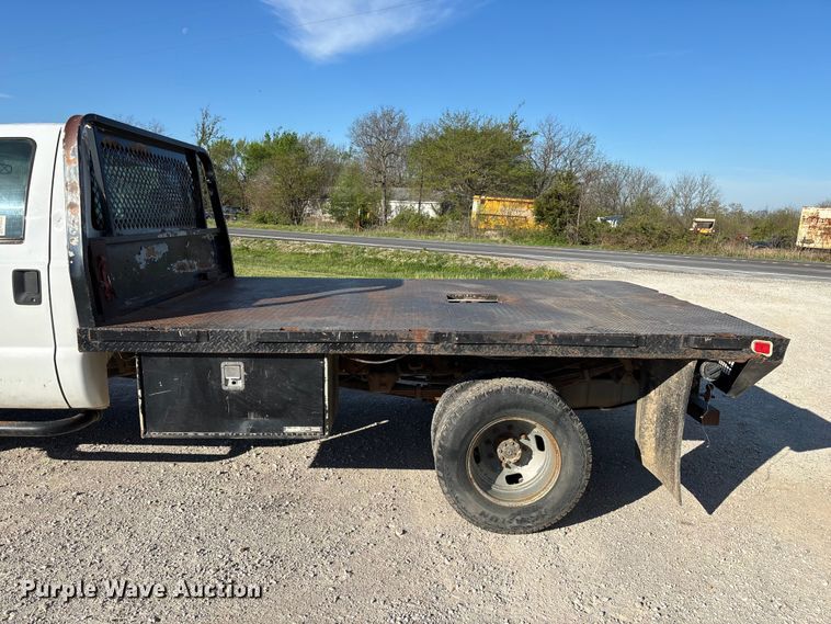 image for item FG0233 2009 Ford F350 flatbed pickup truck