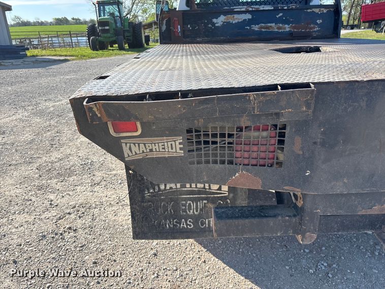 image for item FG0233 2009 Ford F350 flatbed pickup truck
