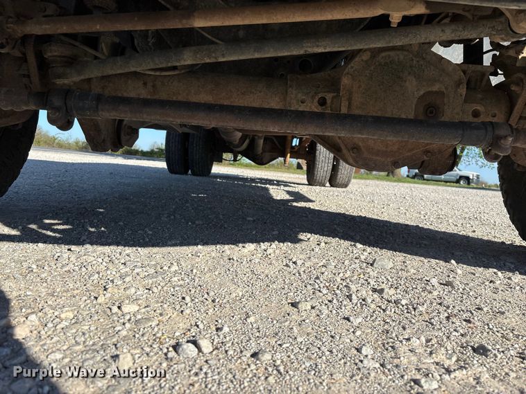 image for item FG0233 2009 Ford F350 flatbed pickup truck