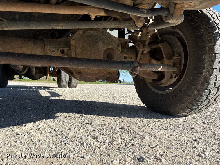 image for item FG0233 2009 Ford F350 flatbed pickup truck