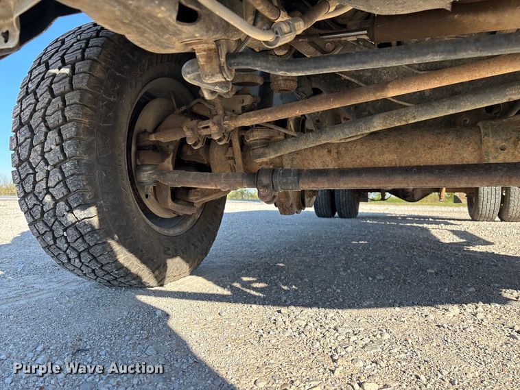 image for item FG0233 2009 Ford F350 flatbed pickup truck