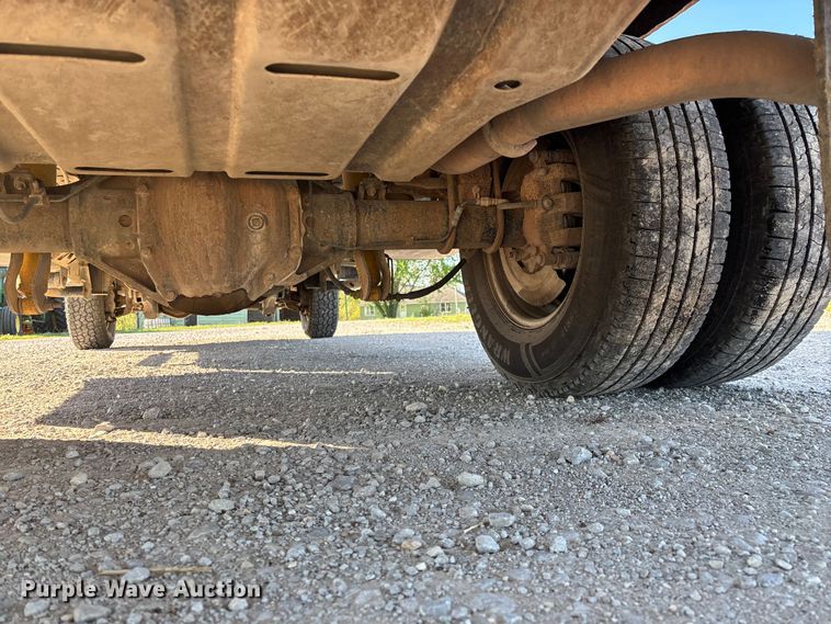 image for item FG0233 2009 Ford F350 flatbed pickup truck