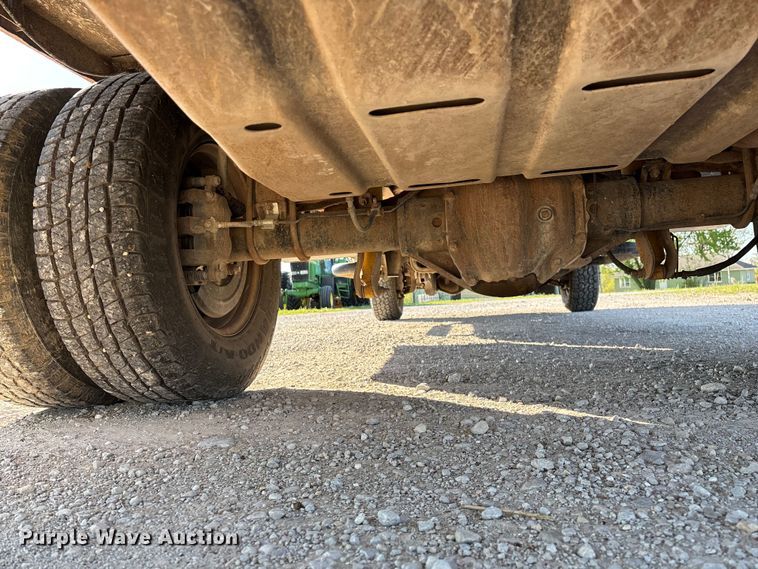 image for item FG0233 2009 Ford F350 flatbed pickup truck