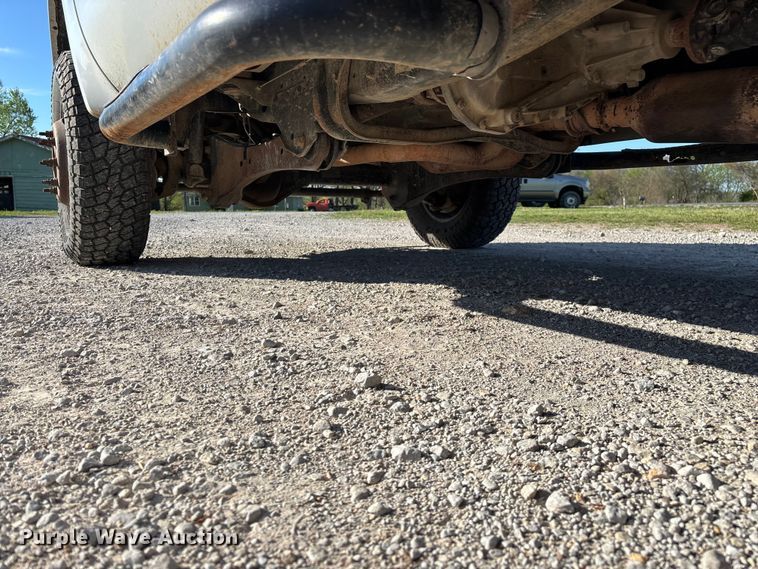 image for item FG0233 2009 Ford F350 flatbed pickup truck