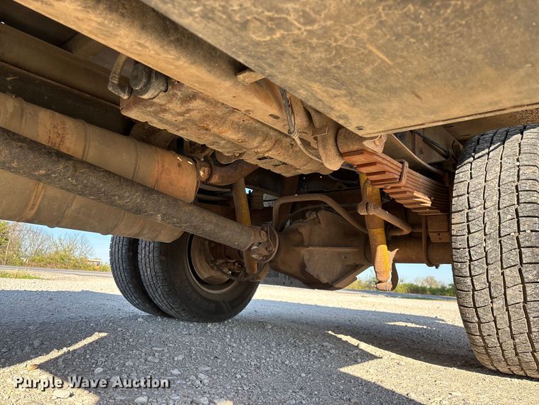 image for item FG0233 2009 Ford F350 flatbed pickup truck