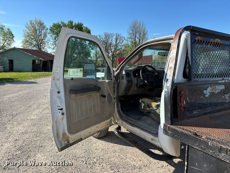 image for item FG0233 2009 Ford F350 flatbed pickup truck