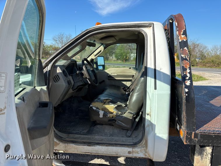 image for item FG0233 2009 Ford F350 flatbed pickup truck