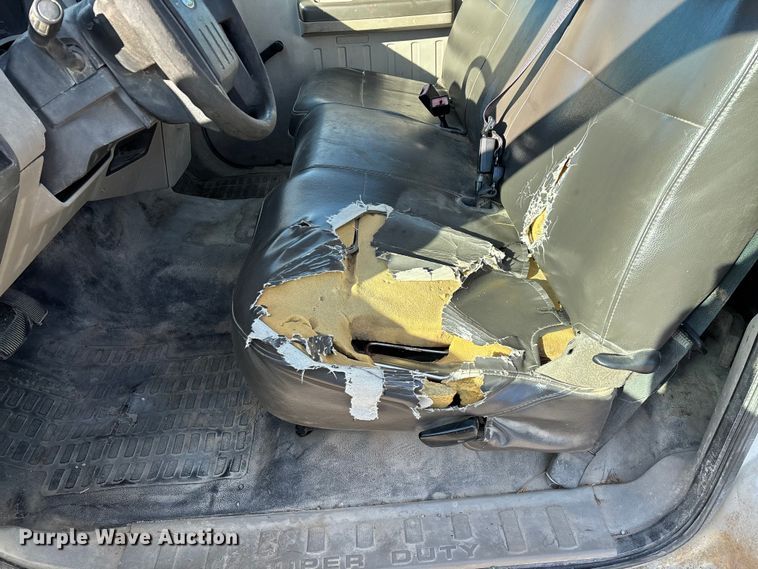image for item FG0233 2009 Ford F350 flatbed pickup truck