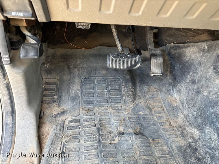 image for item FG0233 2009 Ford F350 flatbed pickup truck