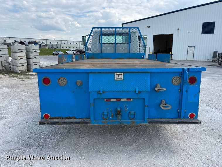 image for item FG0242 2002 International 4700 flatbed truck
