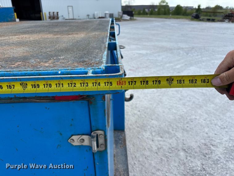 image for item FG0242 2002 International 4700 flatbed truck