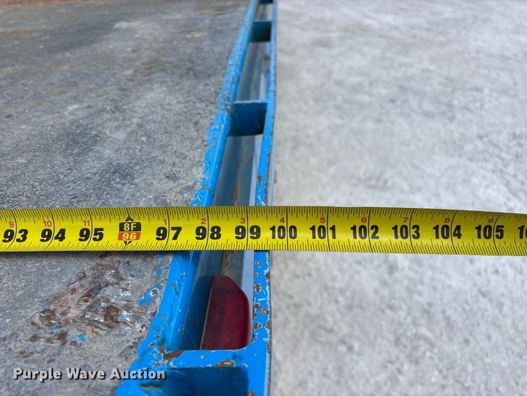 image for item FG0242 2002 International 4700 flatbed truck