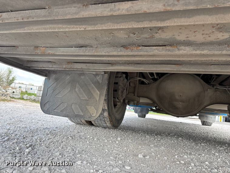 image for item FG0242 2002 International 4700 flatbed truck