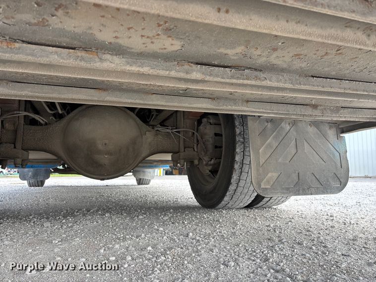 image for item FG0242 2002 International 4700 flatbed truck