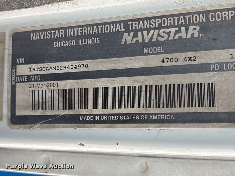image for item FG0242 2002 International 4700 flatbed truck