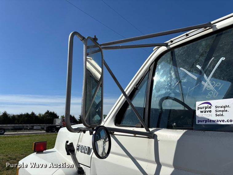 image for item FG0291 1989 Ford F600 fuel truck