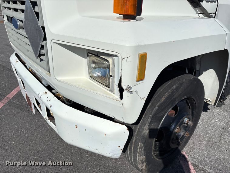 image for item FG0291 1989 Ford F600 fuel truck