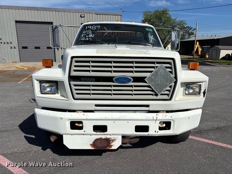 image for item FG0291 1989 Ford F600 fuel truck