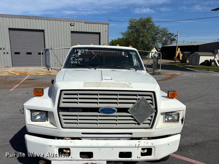 image for item FG0291 1989 Ford F600 fuel truck