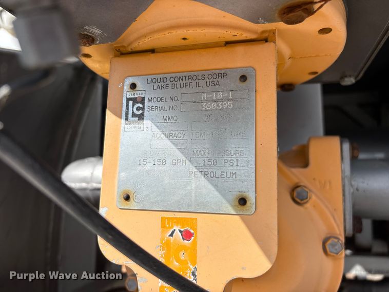 image for item FG0291 1989 Ford F600 fuel truck