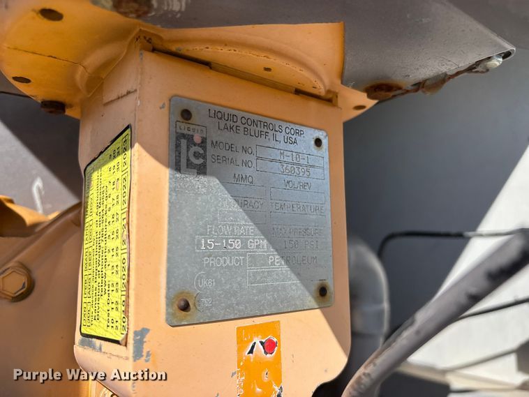 image for item FG0291 1989 Ford F600 fuel truck