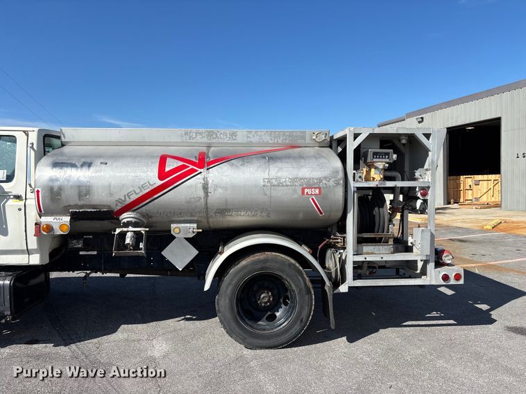image for item FG0291 1989 Ford F600 fuel truck