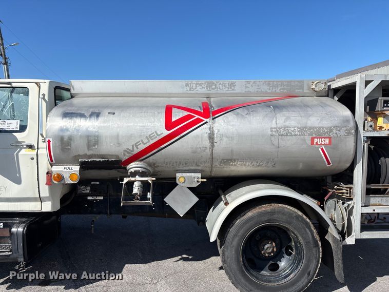 image for item FG0291 1989 Ford F600 fuel truck