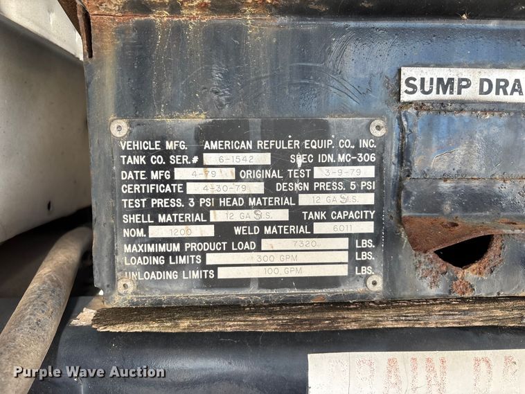 image for item FG0291 1989 Ford F600 fuel truck