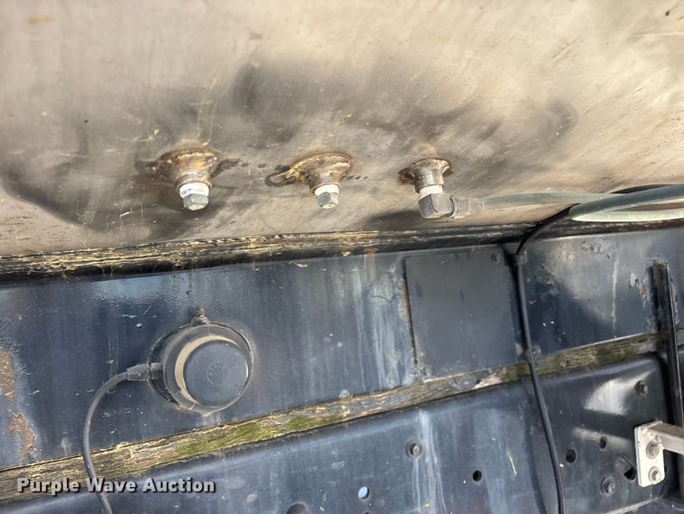 image for item FG0291 1989 Ford F600 fuel truck