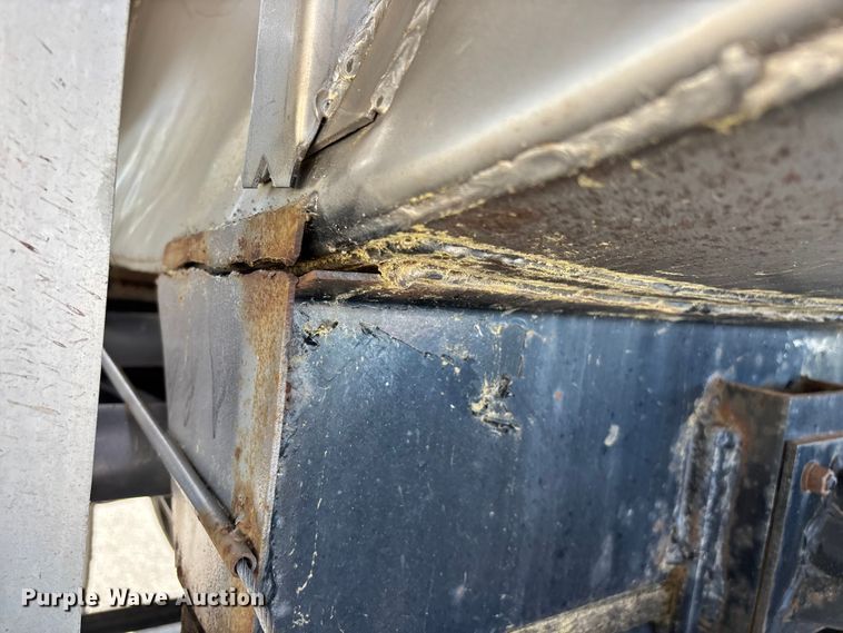 image for item FG0291 1989 Ford F600 fuel truck