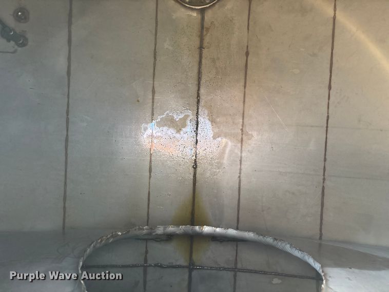 image for item FG0291 1989 Ford F600 fuel truck