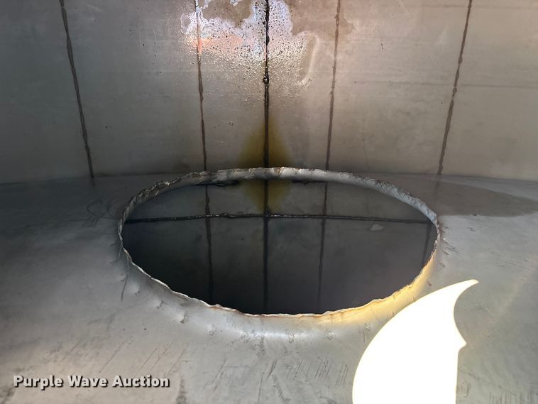 image for item FG0291 1989 Ford F600 fuel truck