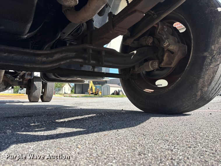 image for item FG0291 1989 Ford F600 fuel truck