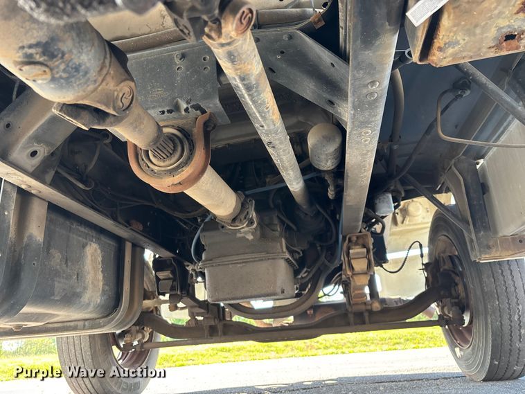 image for item FG0291 1989 Ford F600 fuel truck