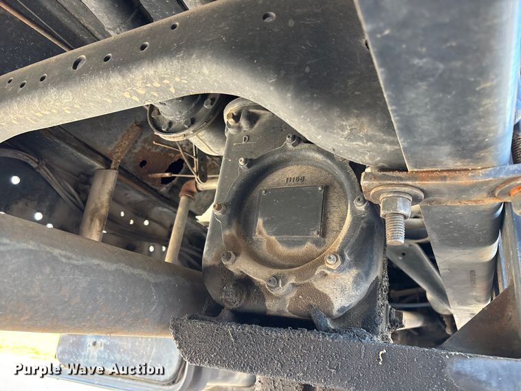 image for item FG0291 1989 Ford F600 fuel truck