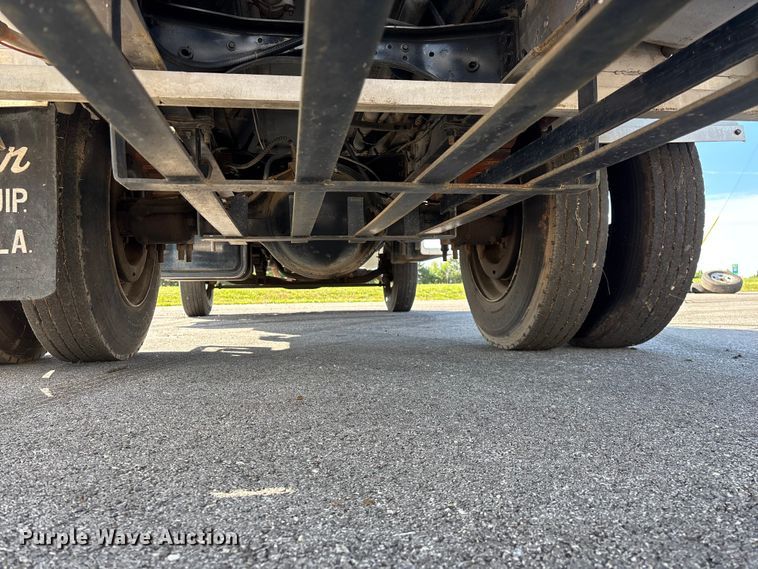 image for item FG0291 1989 Ford F600 fuel truck