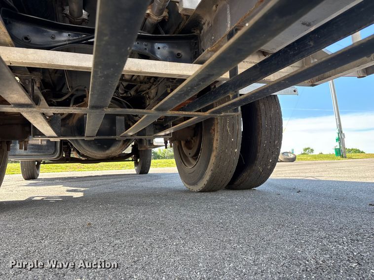 image for item FG0291 1989 Ford F600 fuel truck