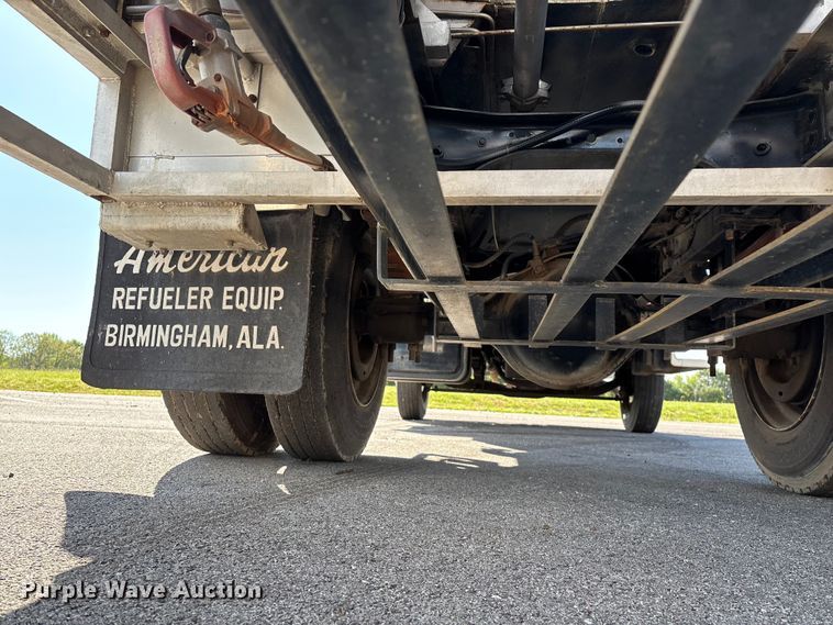 image for item FG0291 1989 Ford F600 fuel truck