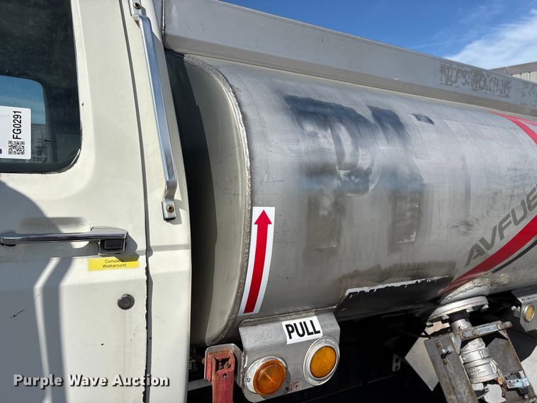 image for item FG0291 1989 Ford F600 fuel truck