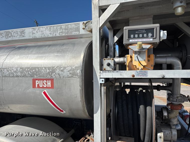 image for item FG0291 1989 Ford F600 fuel truck