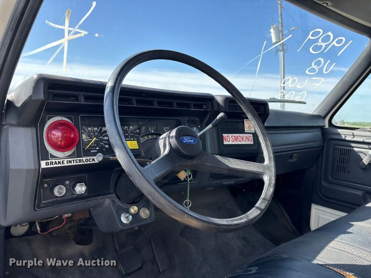 image for item FG0291 1989 Ford F600 fuel truck