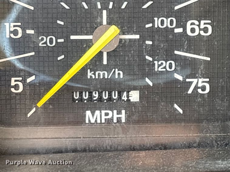 image for item FG0291 1989 Ford F600 fuel truck