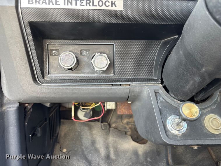 image for item FG0291 1989 Ford F600 fuel truck