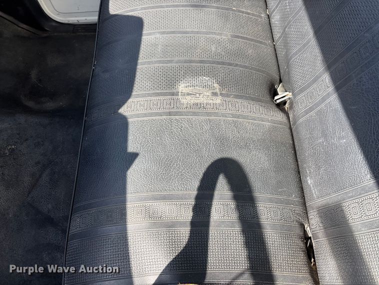 image for item FG0291 1989 Ford F600 fuel truck