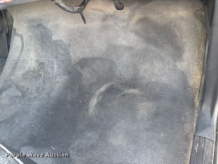 image for item FG0291 1989 Ford F600 fuel truck